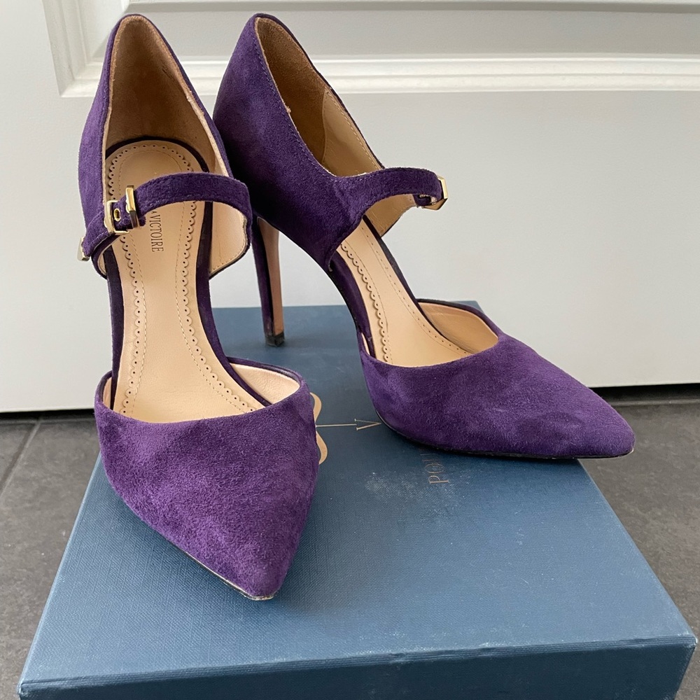 Pour La Victoire heels